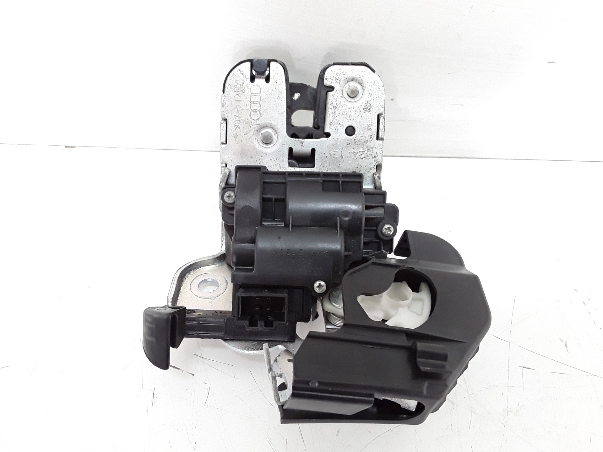 Boot / tailgate lock, photo 1 of 3