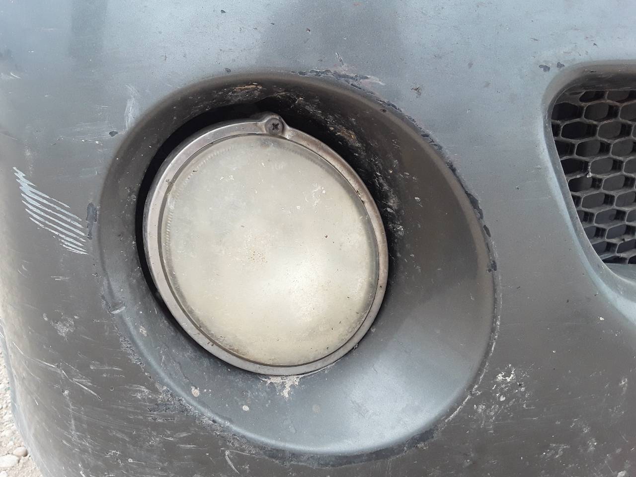 Faro antiniebla derecho, foto 1 de 4