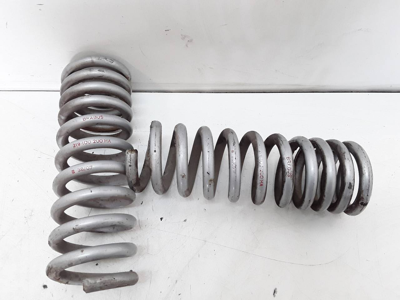 Shock absorber spring, photo 1 of 2