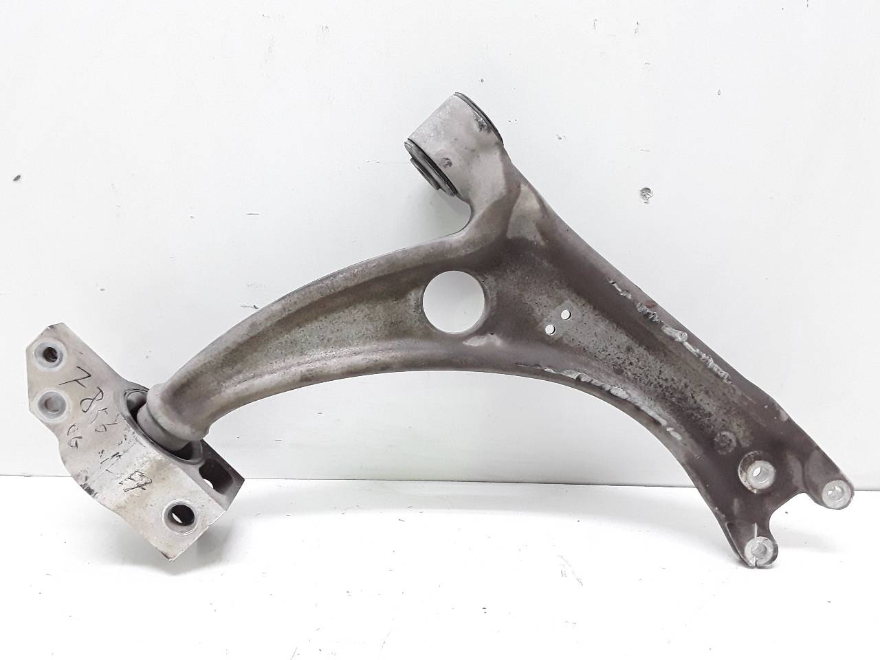 Front left lower control arm, photo 1 of 3