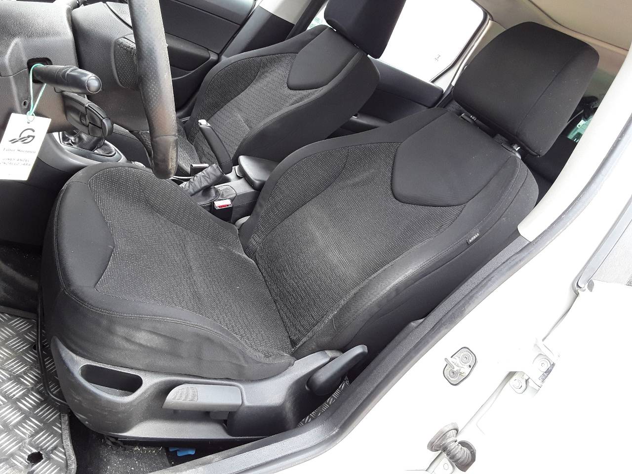 Asiento delantero izquierdo, foto 1 de 4