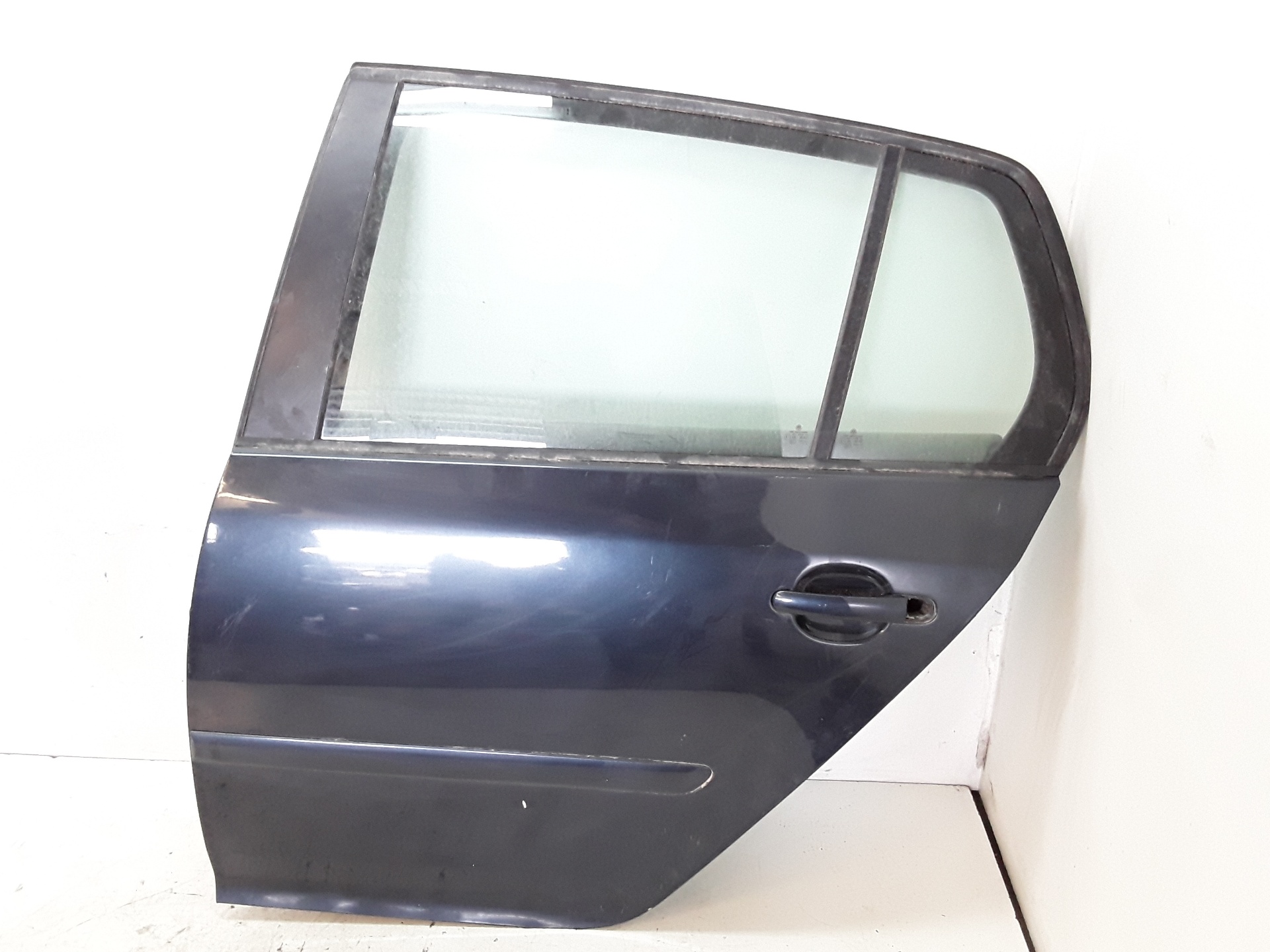 Rear left door, photo 1 of 3