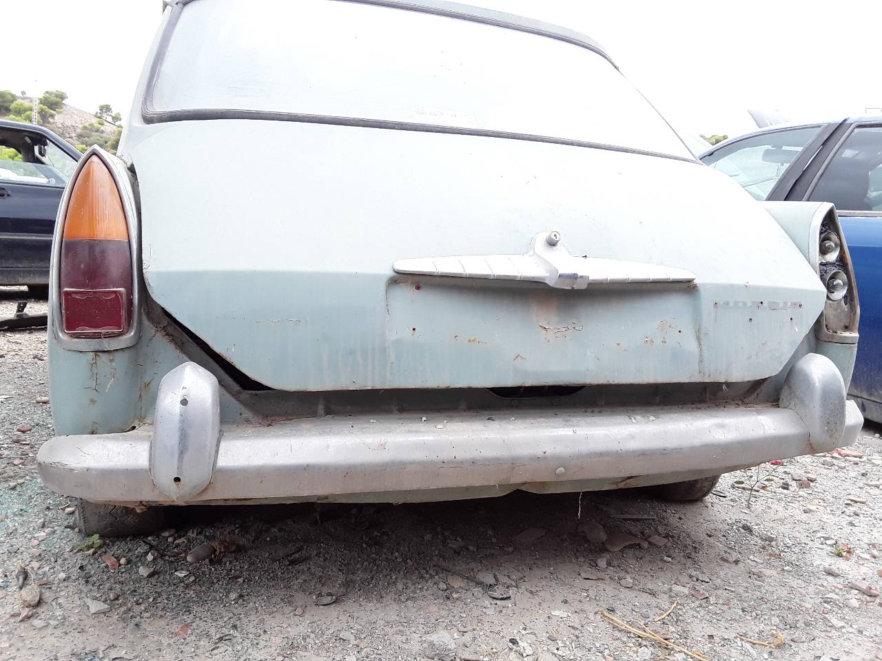 Paragolpes trasero, foto 1 de 2