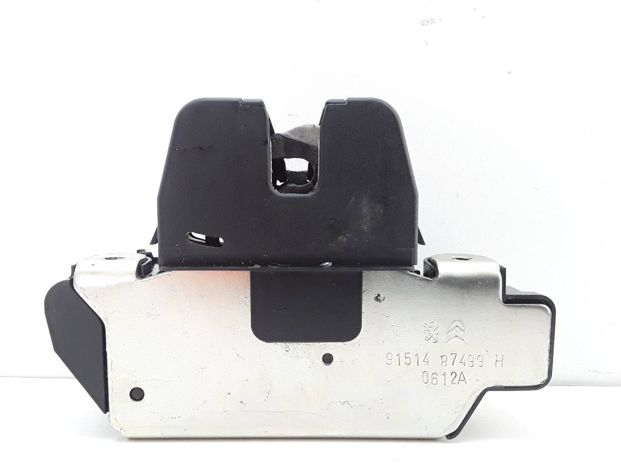 Boot / tailgate lock, photo 1 of 3