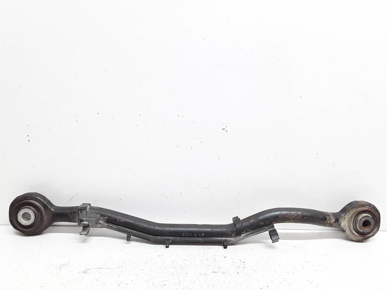 Brazo suspension superior trasero izquierdo