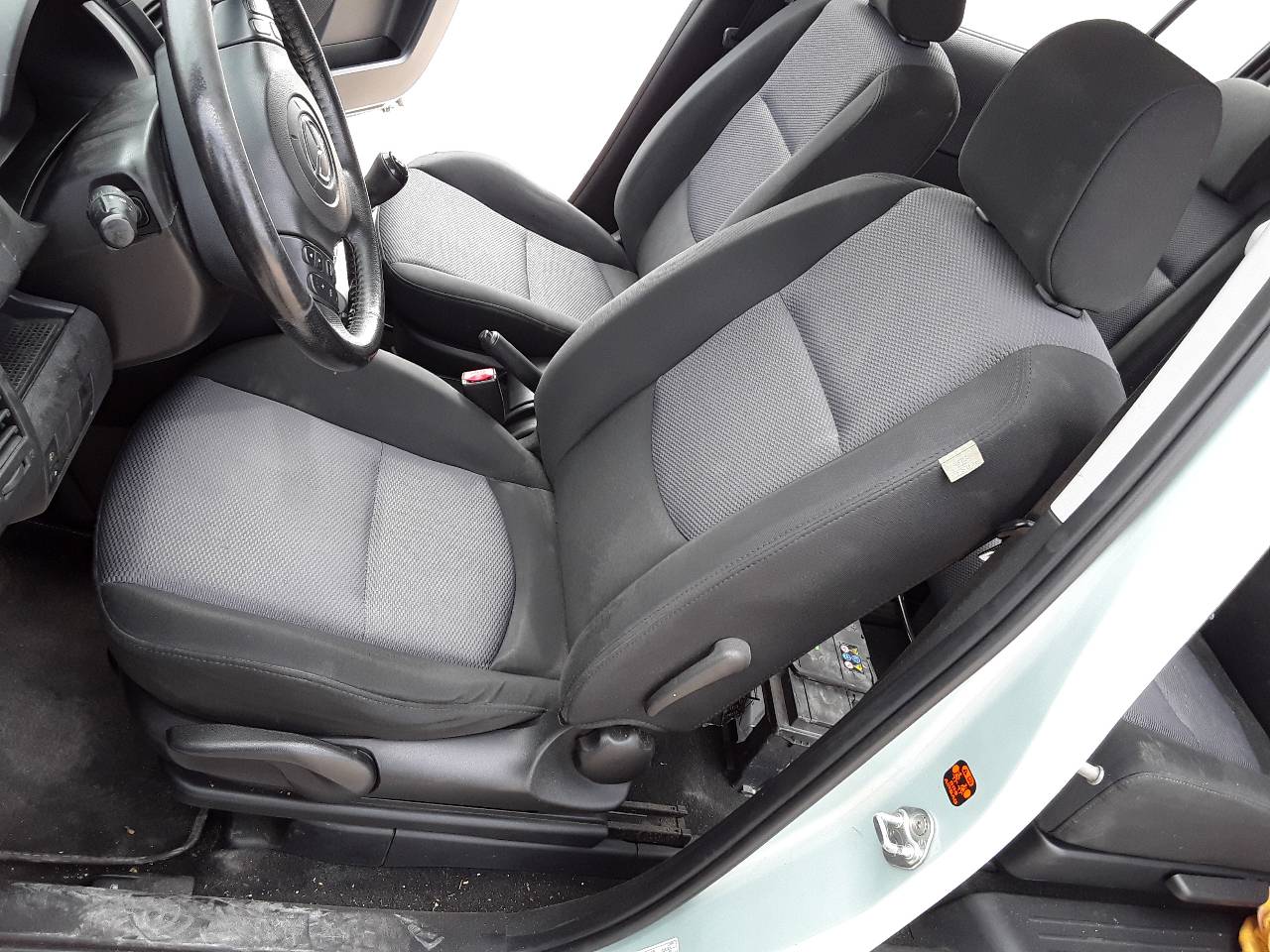 Asiento delantero izquierdo, foto 1 de 4