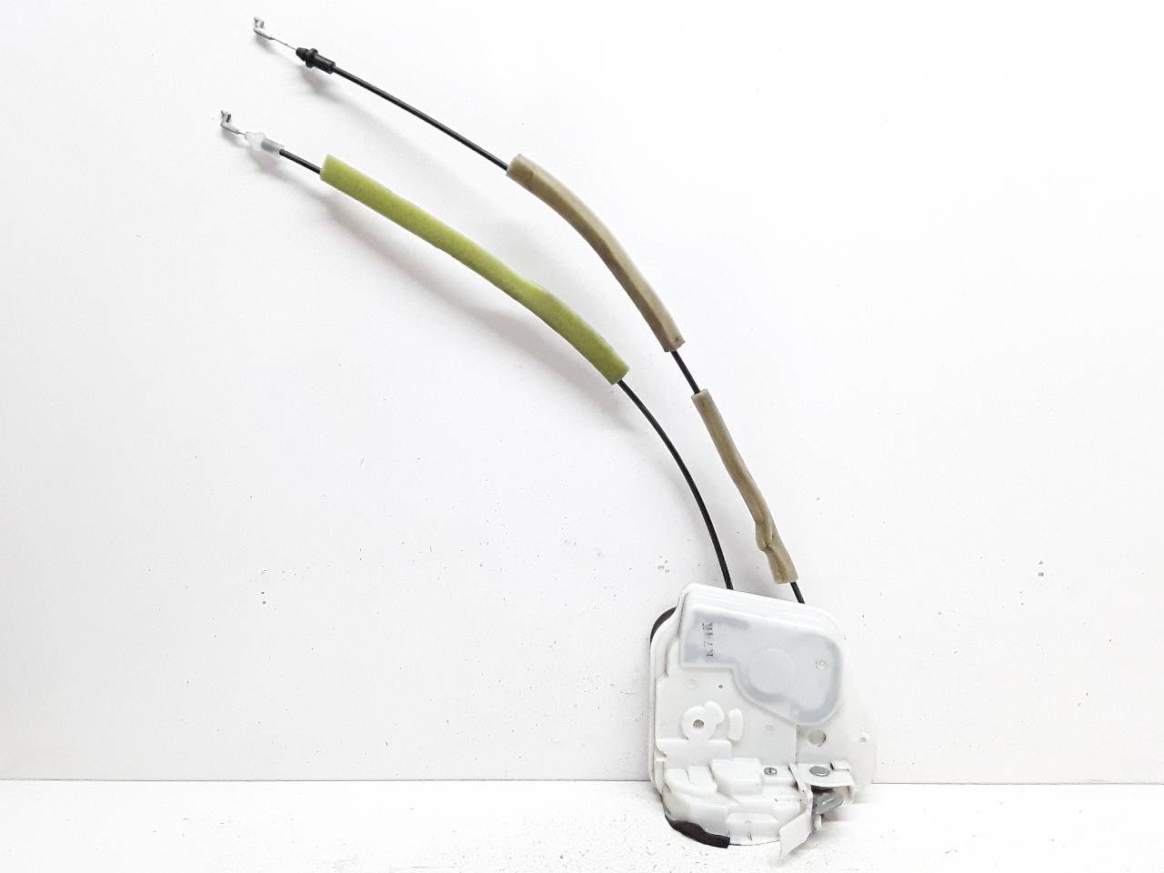 Front right door lock, photo 1 of 4