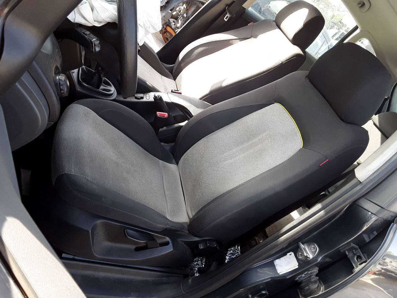 Asiento delantero izquierdo