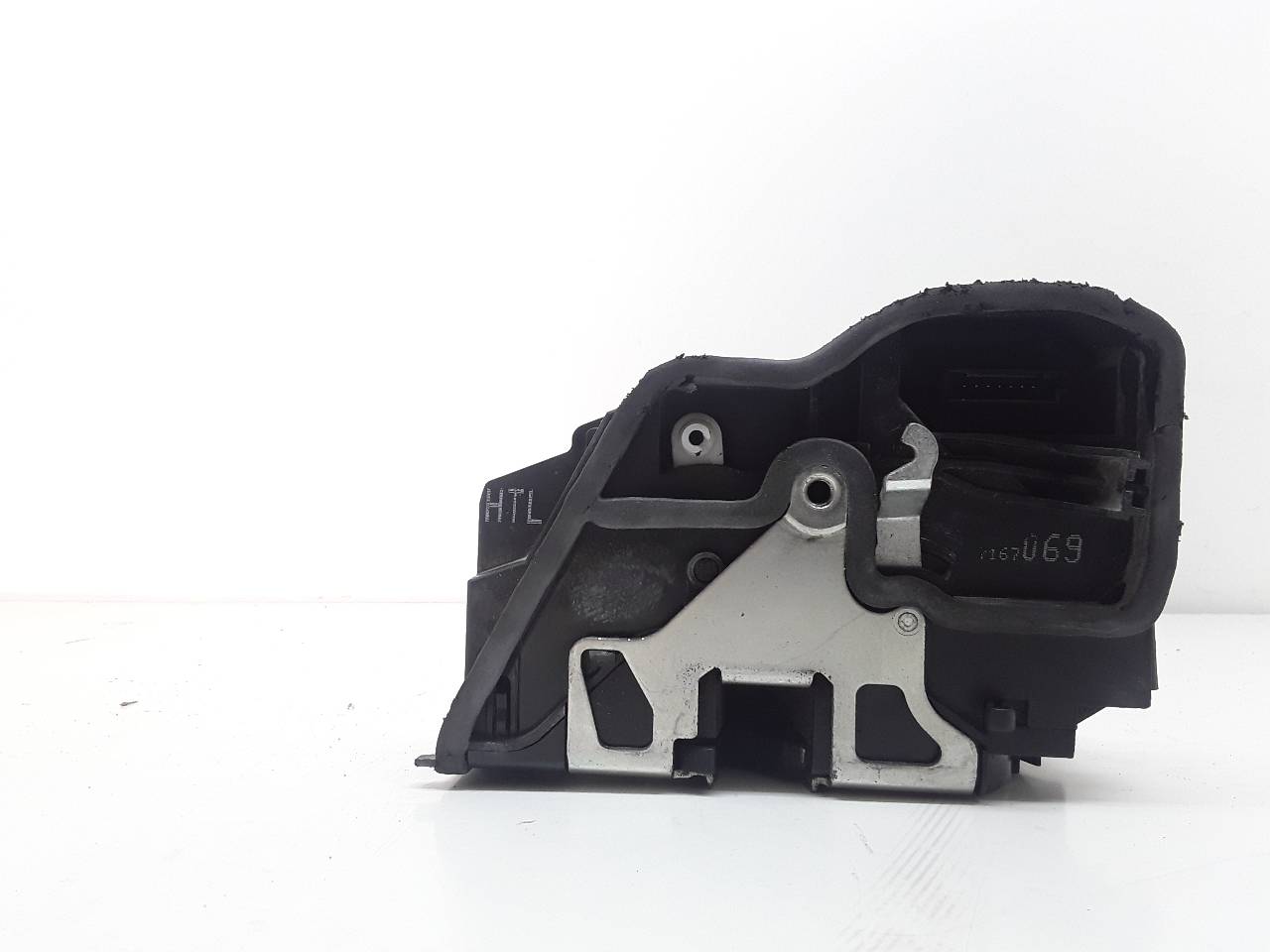 Rear left door lock, photo 1 of 4