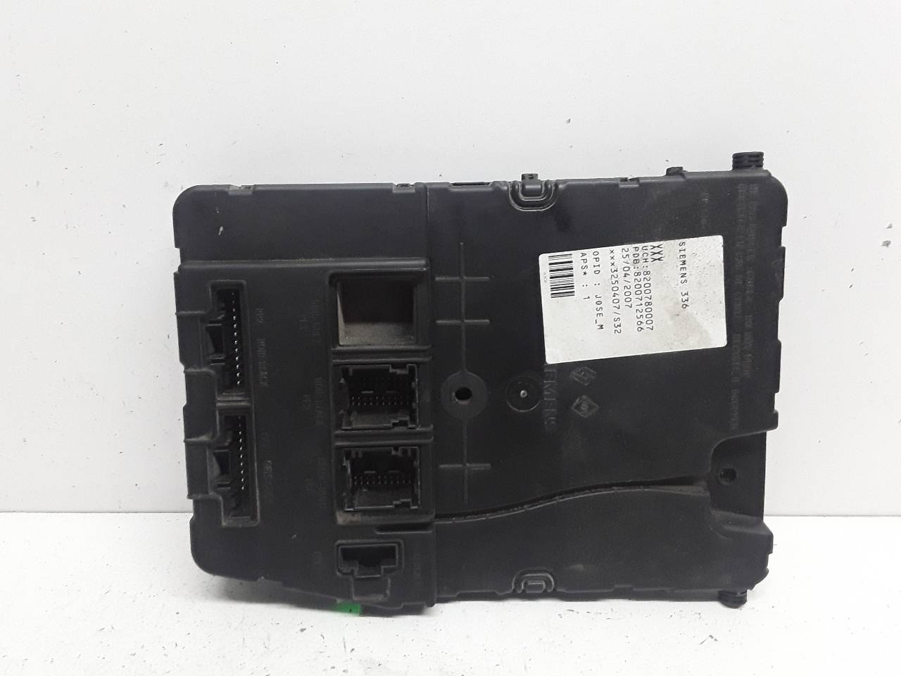 Caja reles / fusibles