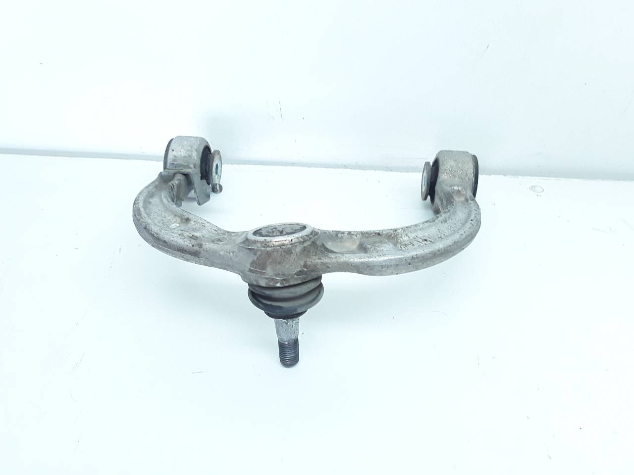 Braço de suspensão superior dianteiro esquerdo, foto 1 de 4