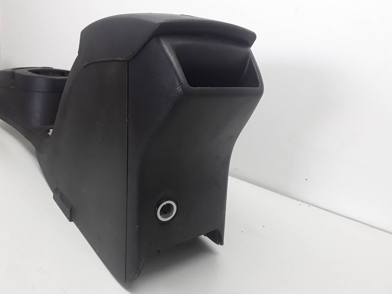 Centre armrest, photo 1 of 8