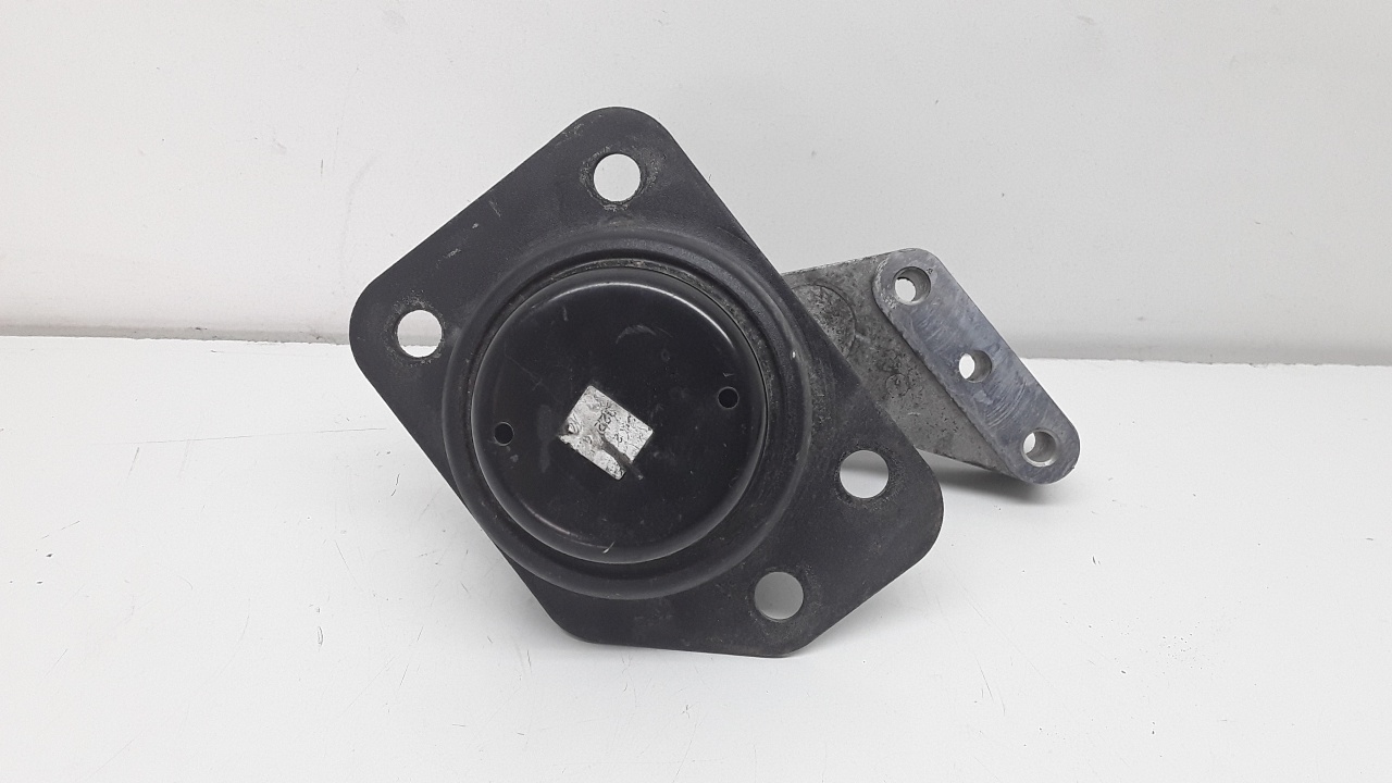 Soporte motor izquierdo