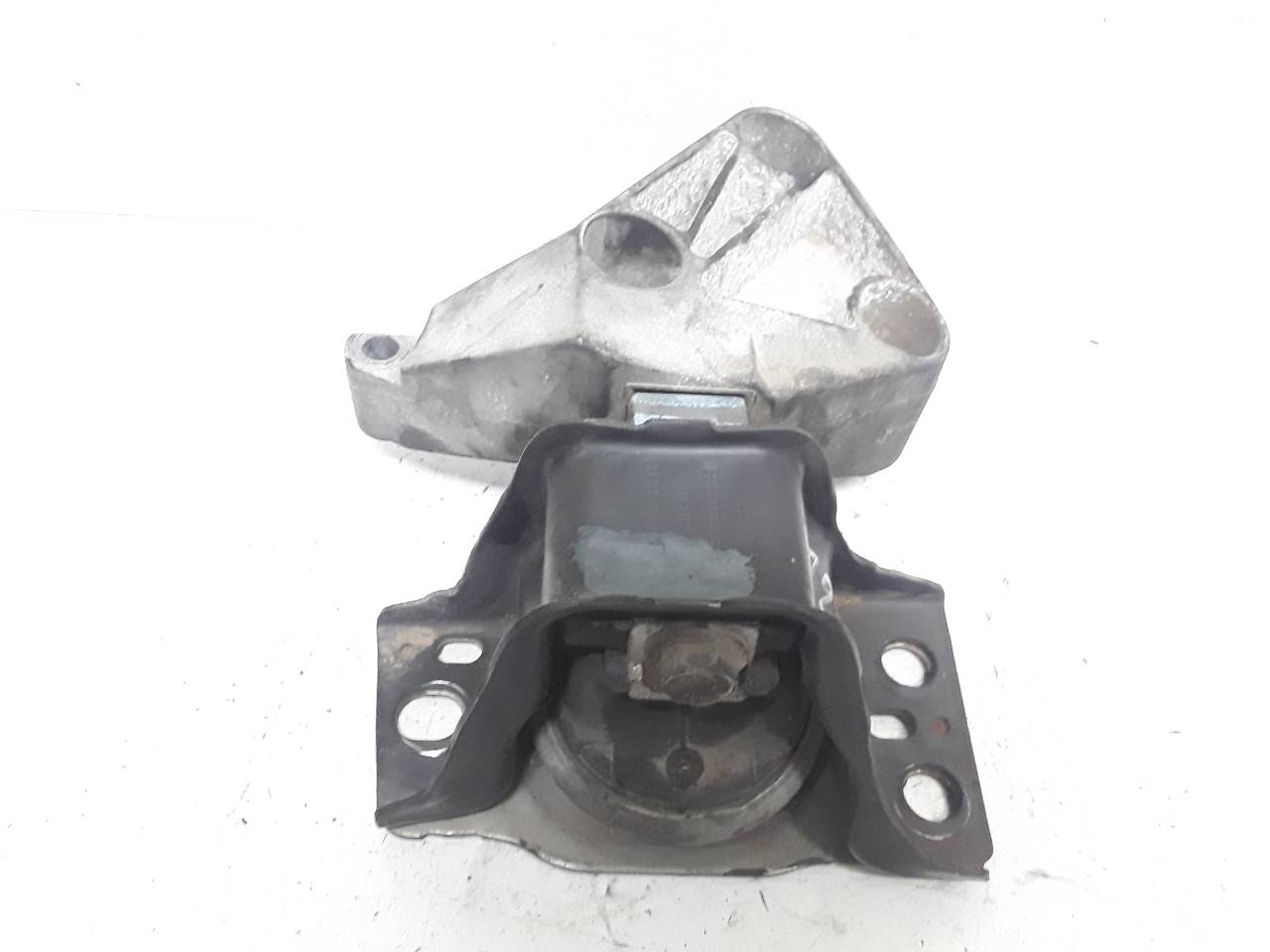 Soporte motor derecho, foto 1 de 3