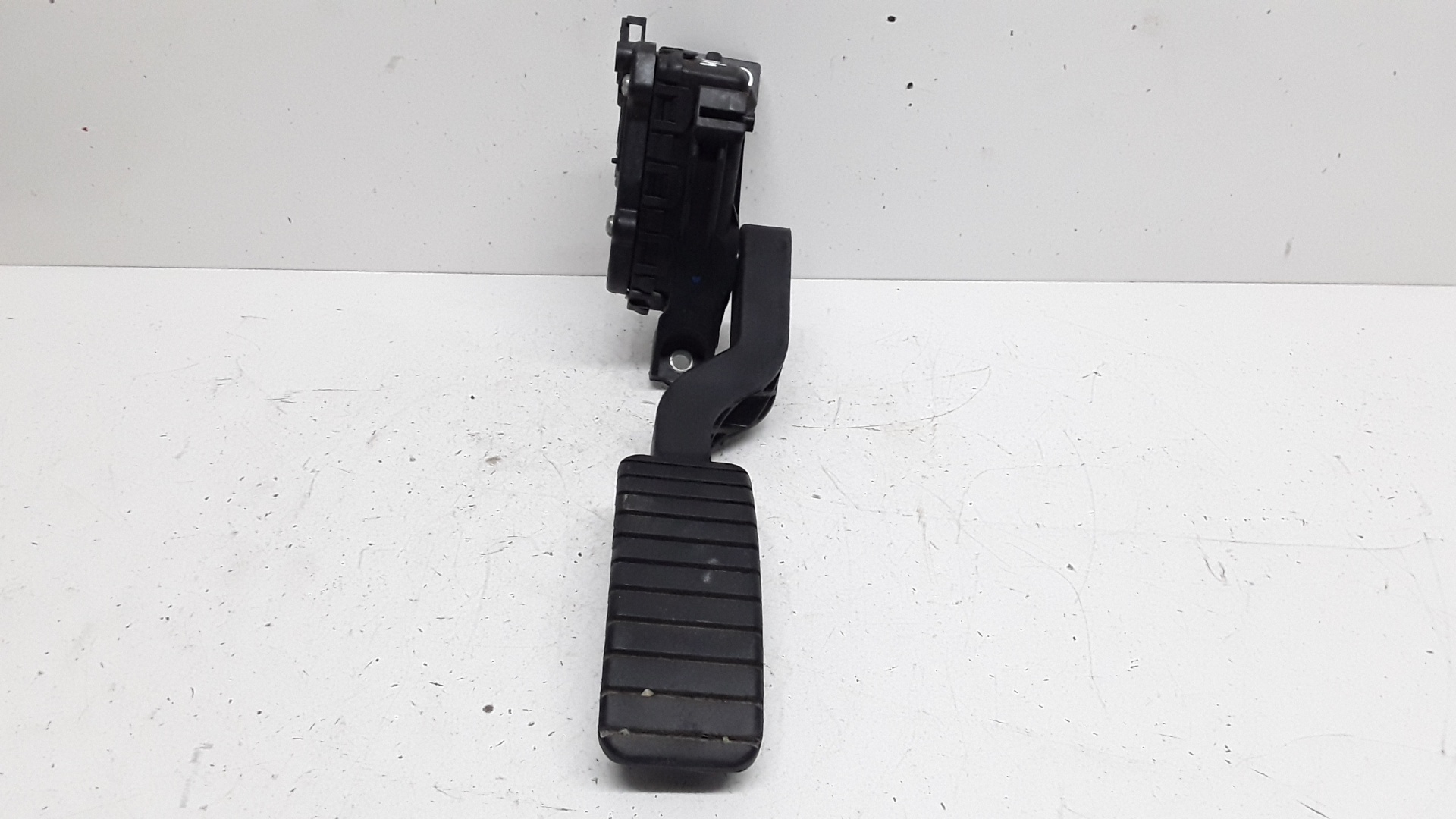 Pedal acelerador