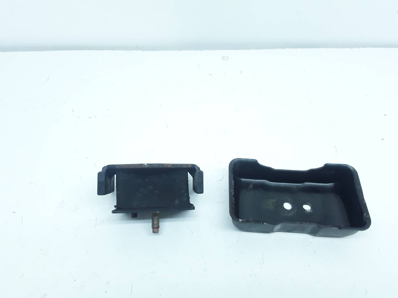 Soporte motor izquierdo, foto 1 de 3