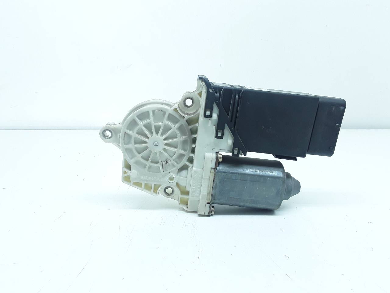 Motor elevalunas delantero izquierdo