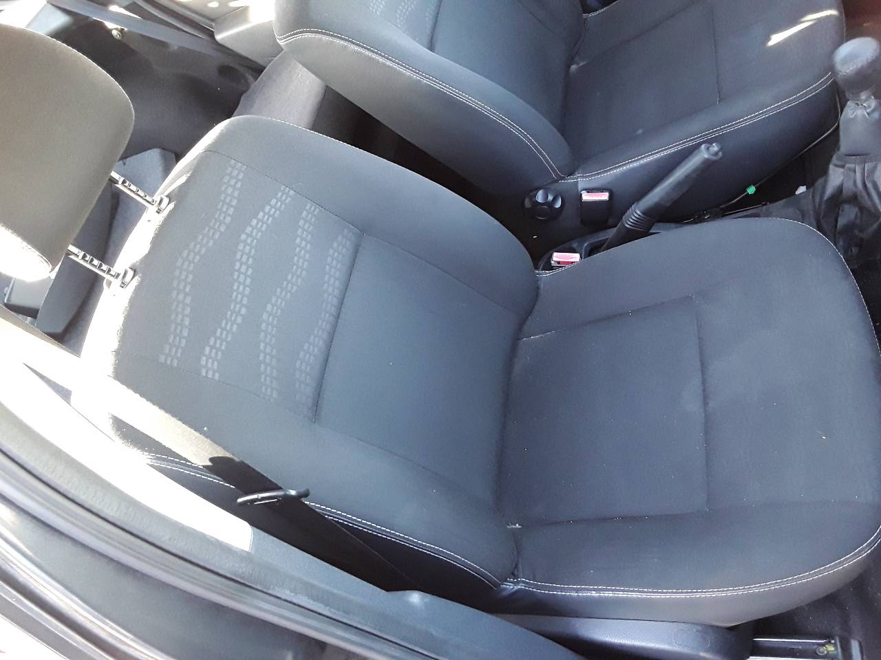 Asiento delantero derecho, foto 1 de 3