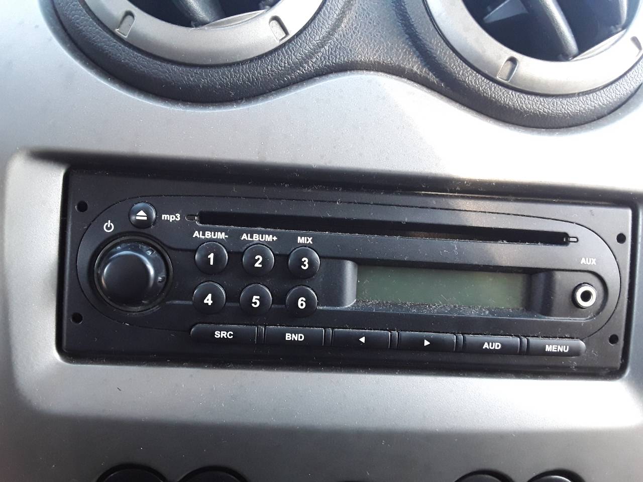Sistema audio / radio cd, foto 1 de 5