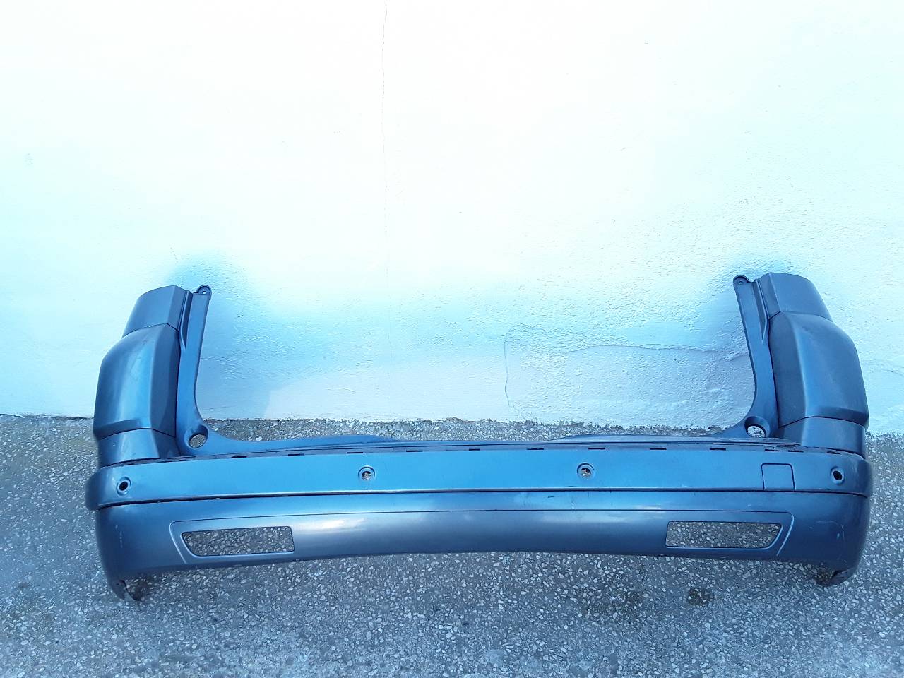 Paragolpes trasero