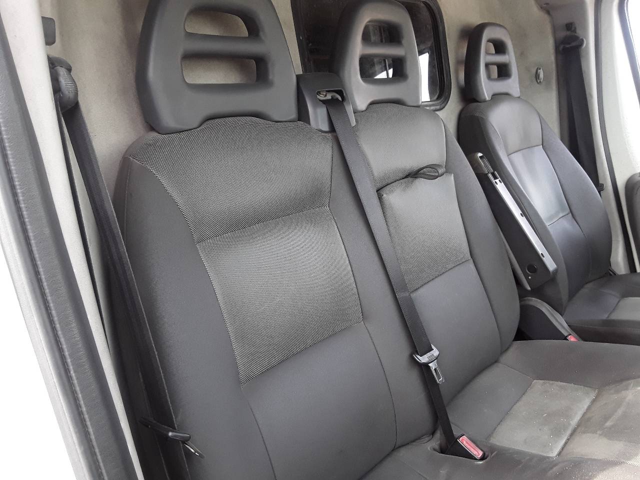 Asiento delantero derecho, foto 1 de 4