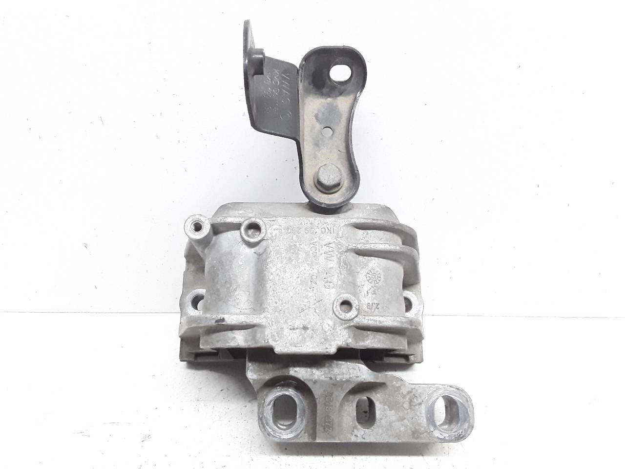 Soporte motor derecho