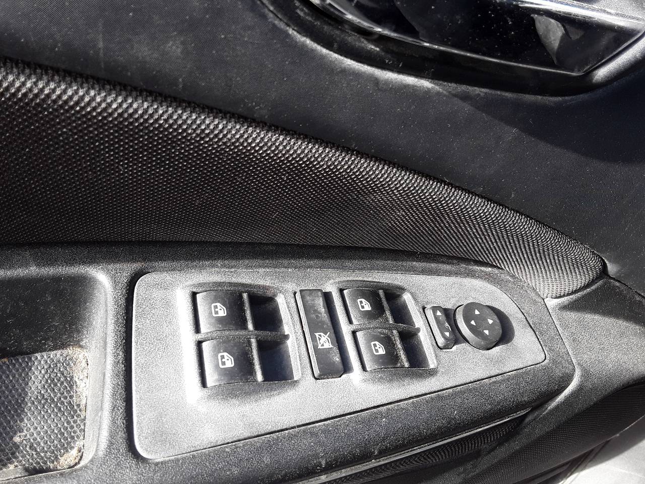 Front left window switch, photo 1 of 3