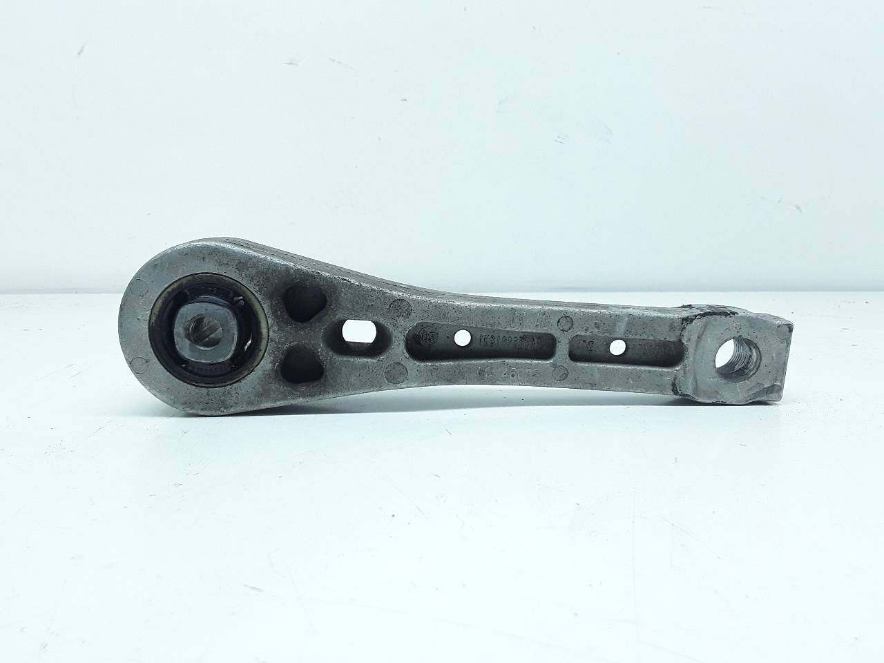 Soporte motor trasero, foto 1 de 2
