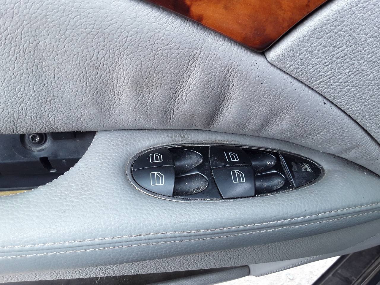 Front left window switch, photo 1 of 1