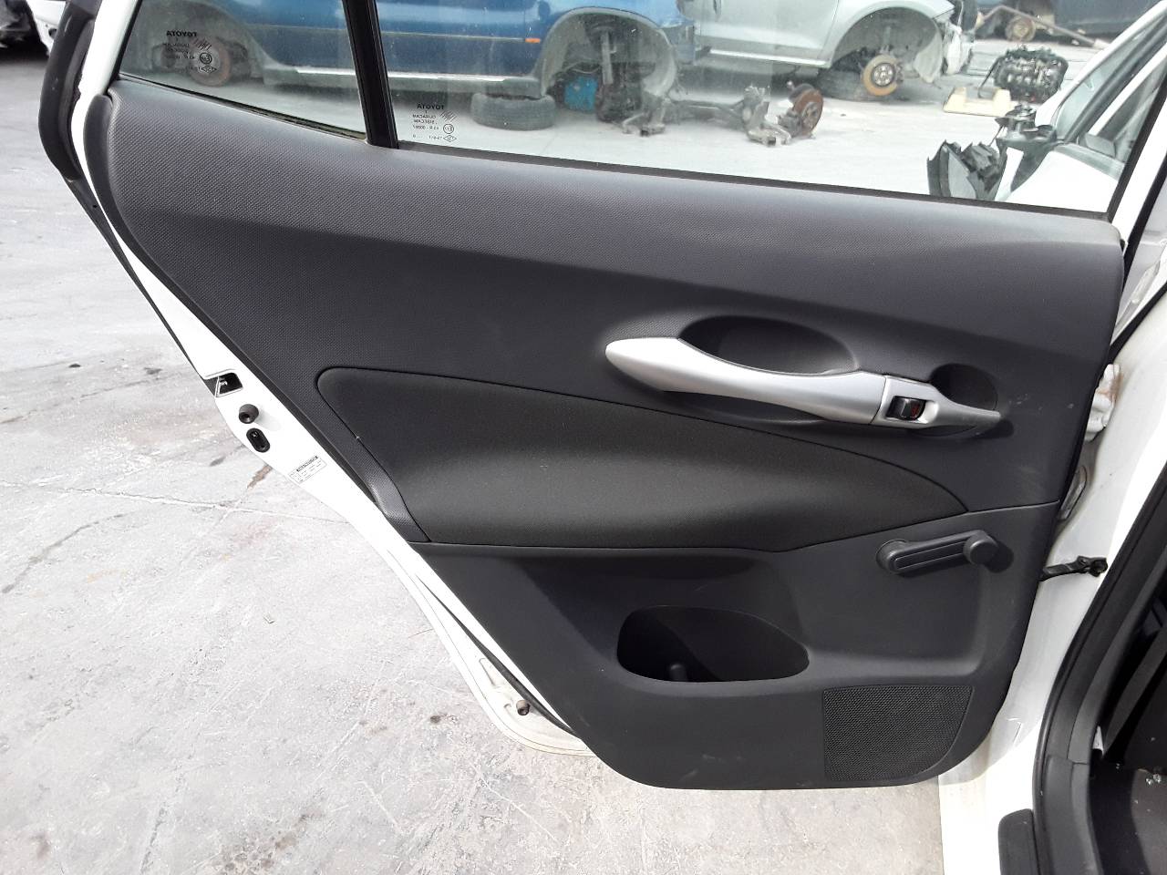 Rear left door trim, photo 1 of 1