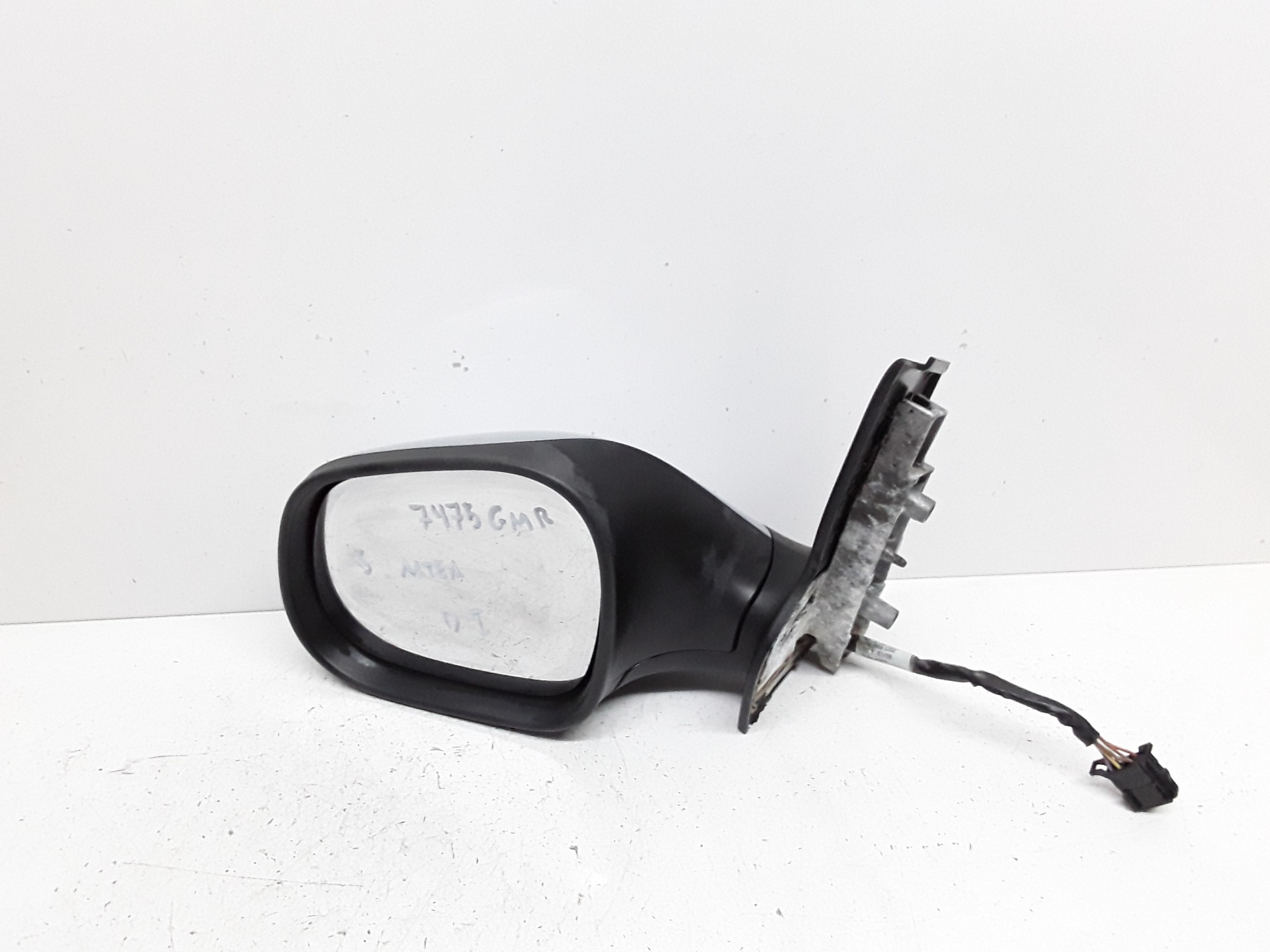 Retrovisor izquierdo