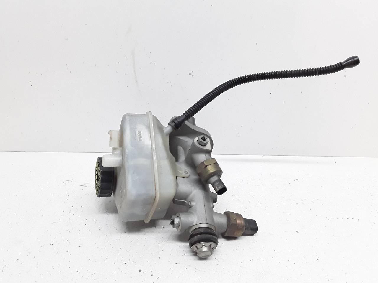 Brake master cylinder