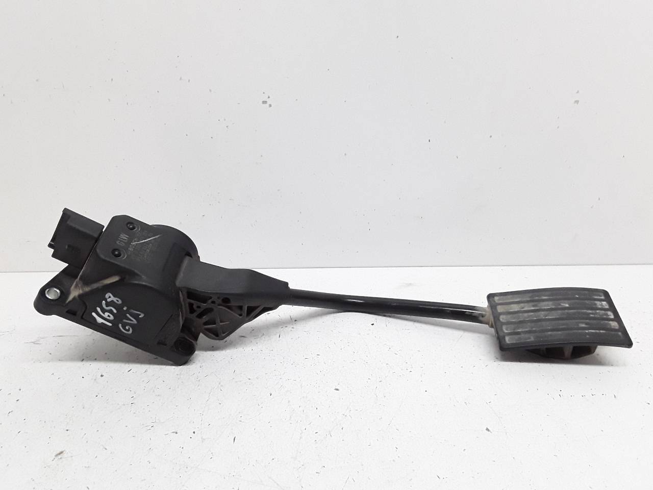 Pedal acelerador