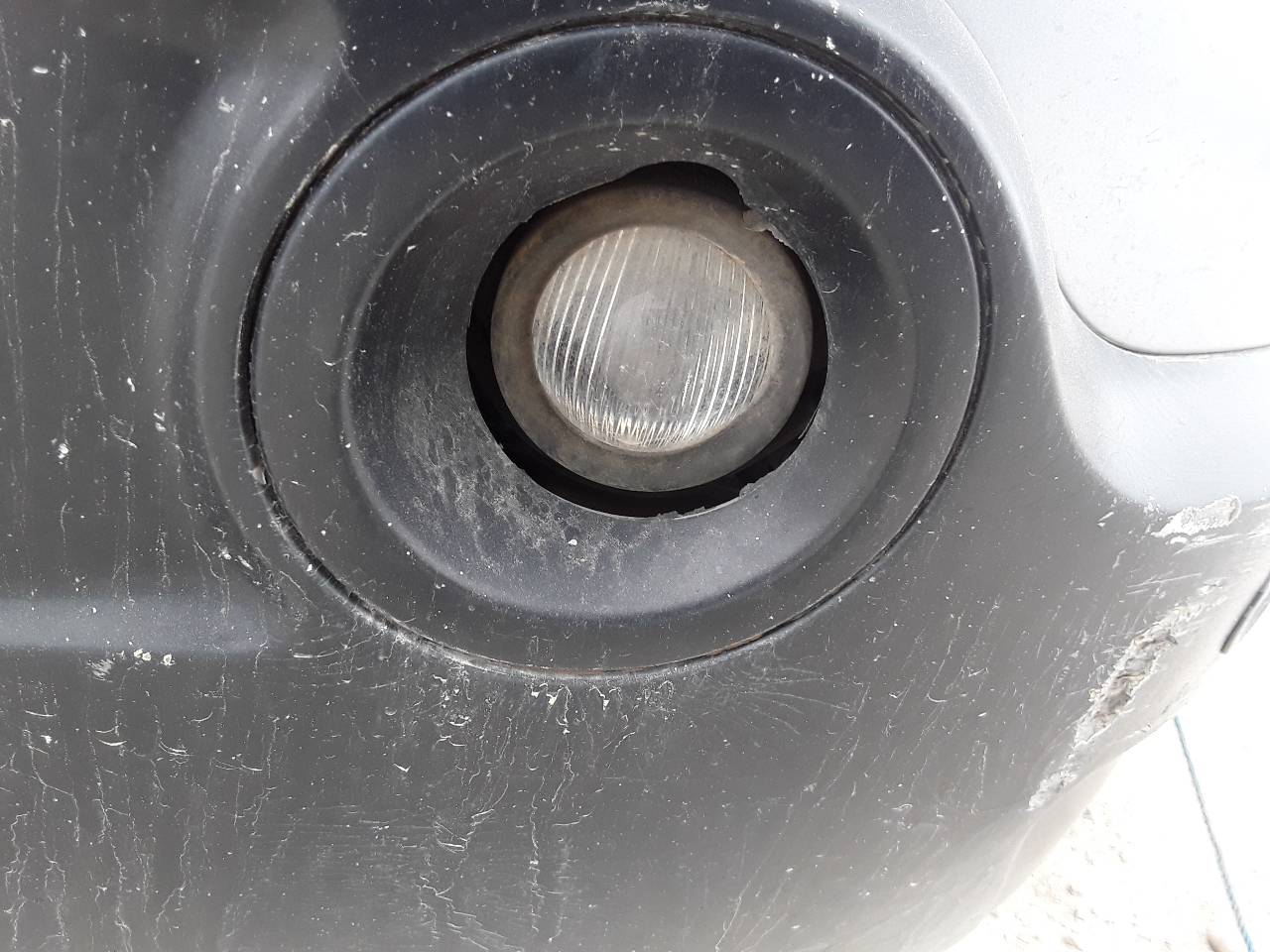 Faro antiniebla izquierdo, foto 1 de 4