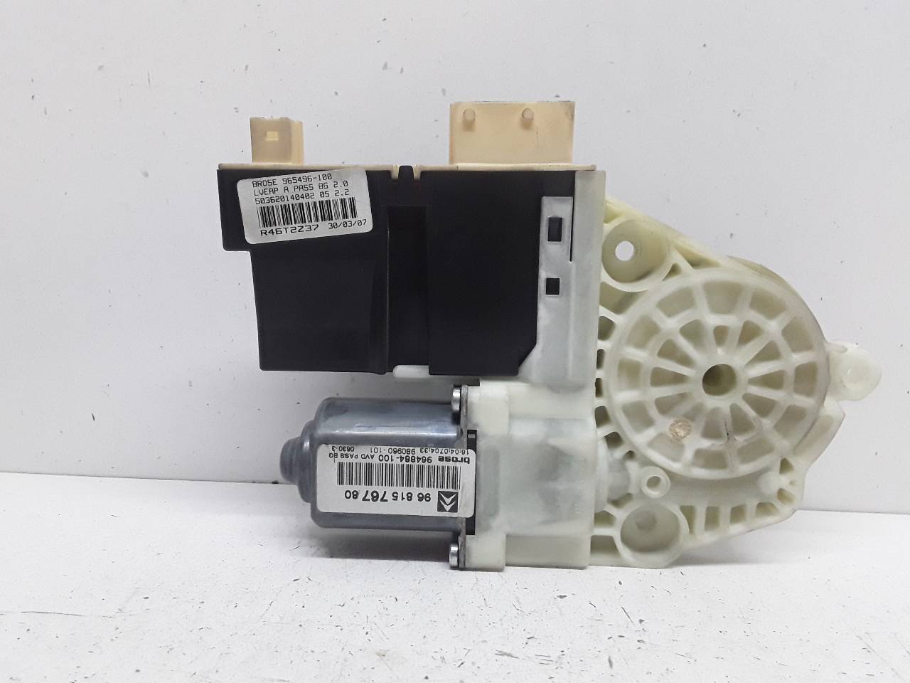 Motor elevalunas delantero derecho