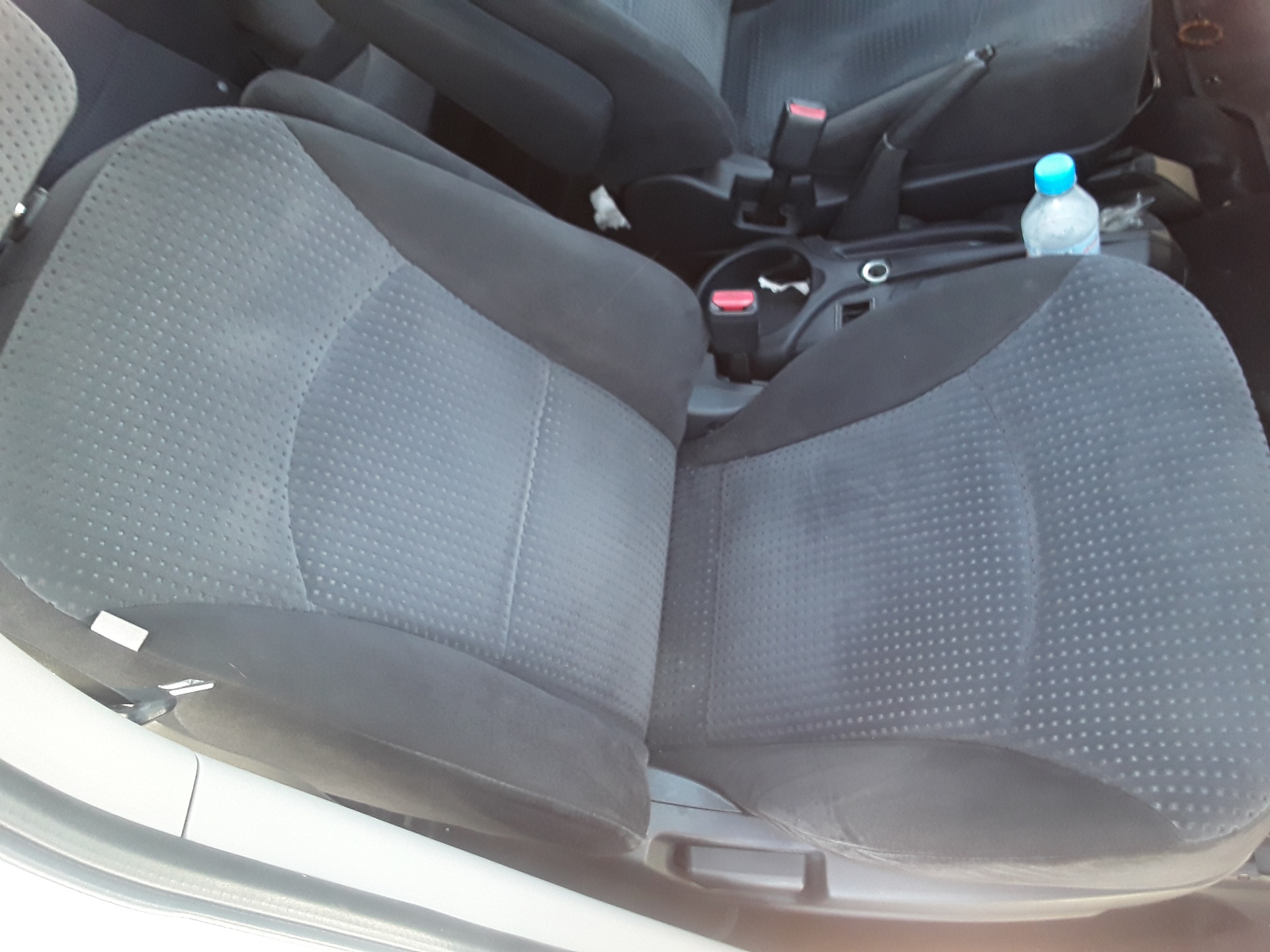 Asiento delantero derecho, foto 1 de 3