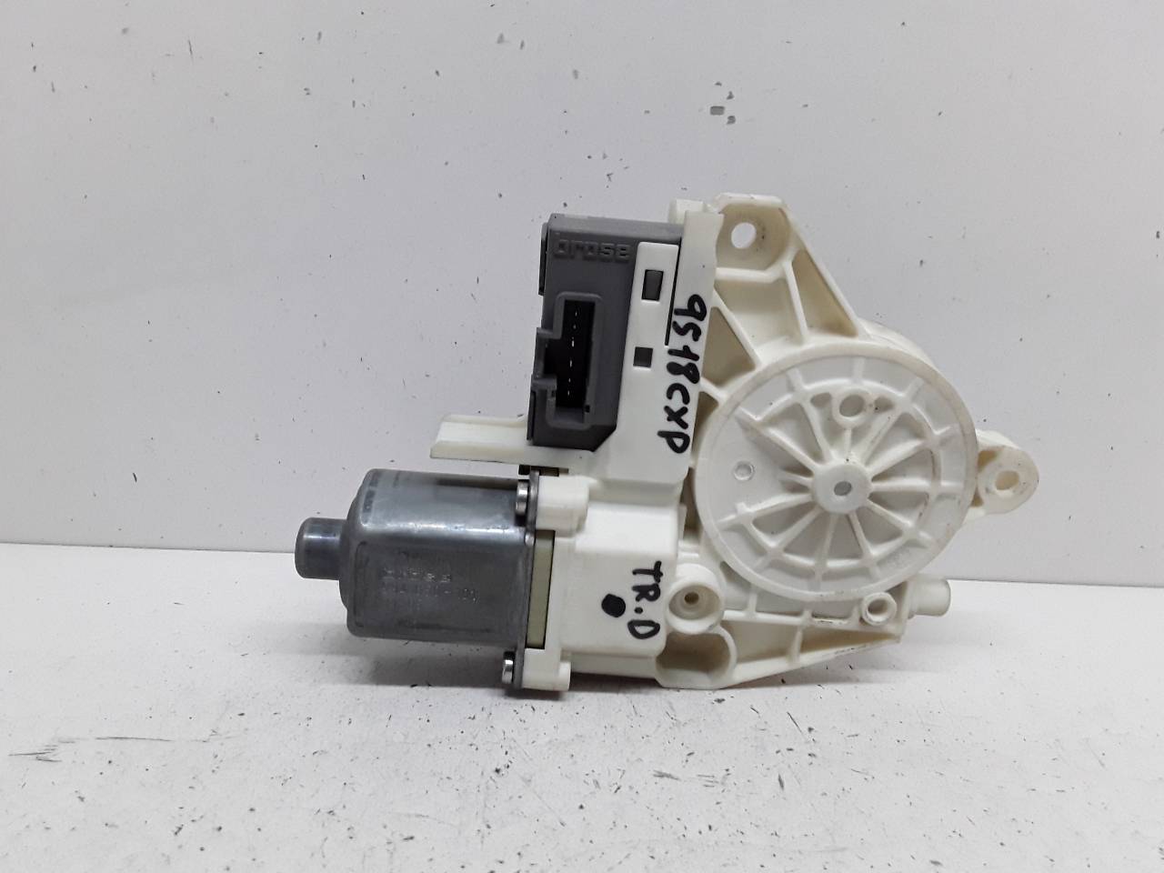 Motor elevalunas trasero derecho