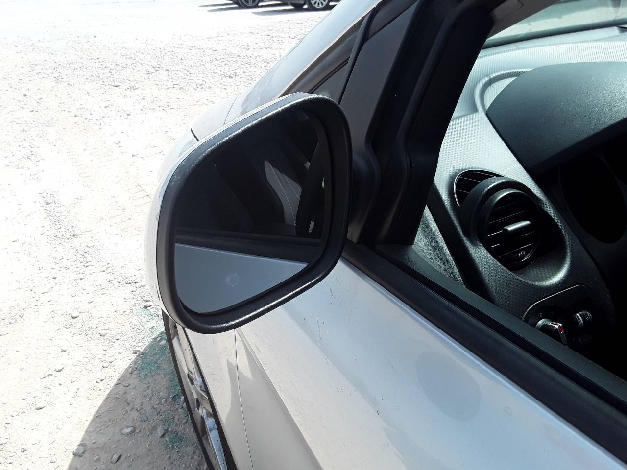 Retrovisor izquierdo