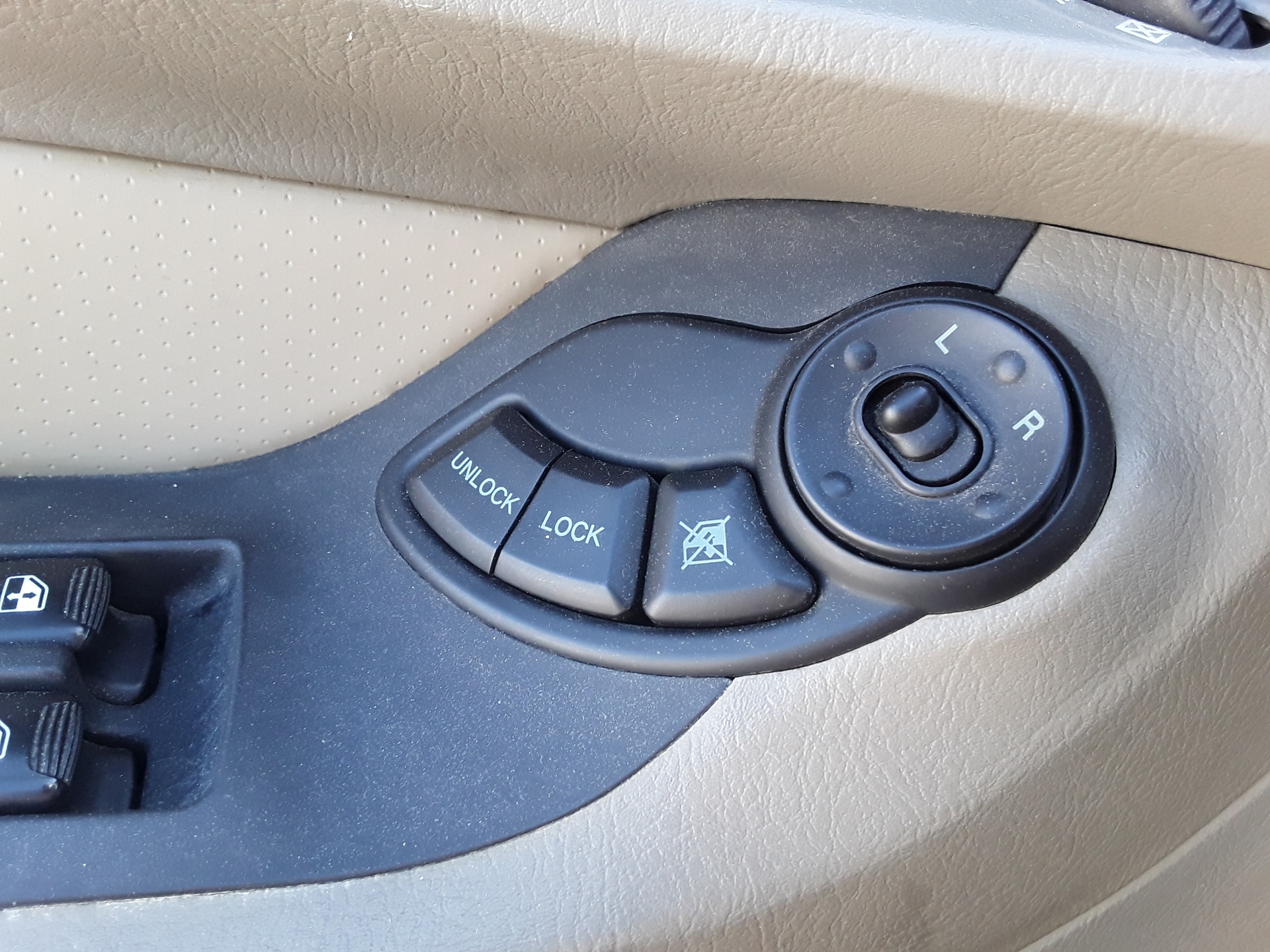 Mando retrovisor, foto 1 de 1