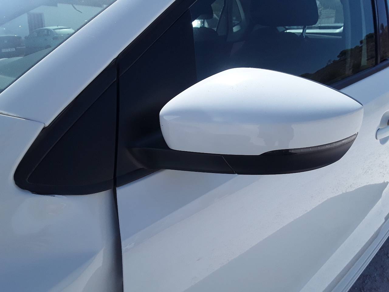 Retrovisor izquierdo
