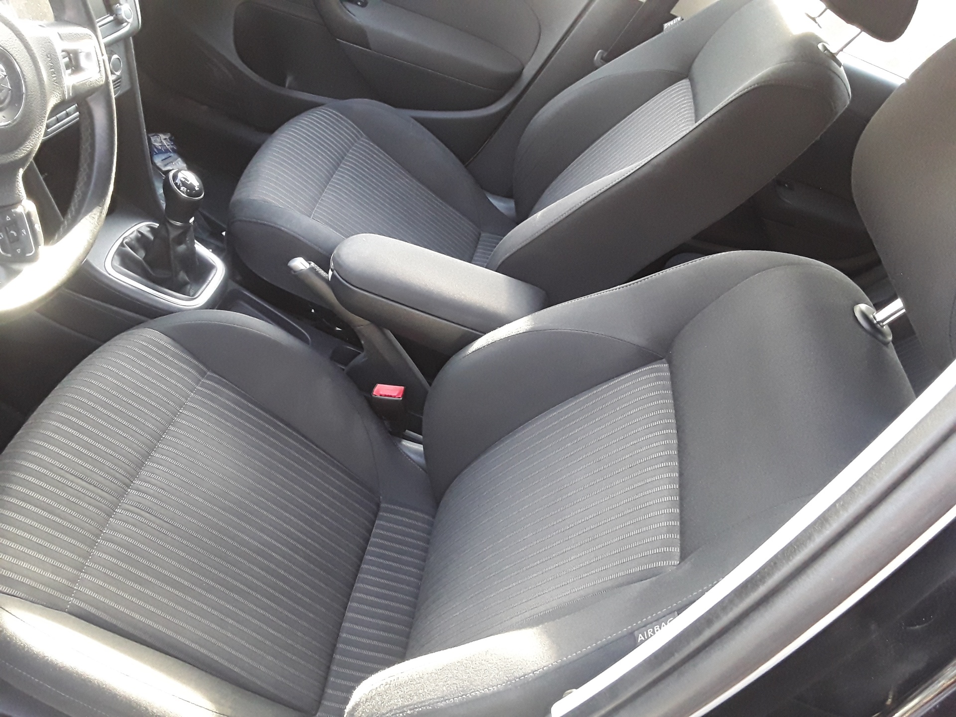 Asiento delantero izquierdo, foto 1 de 3