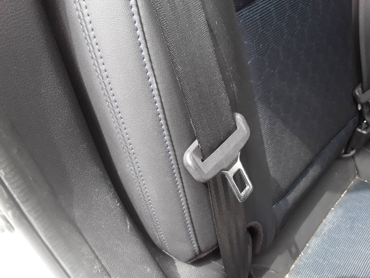 Cinturon seguridad trasero derecho, foto 1 de 2
