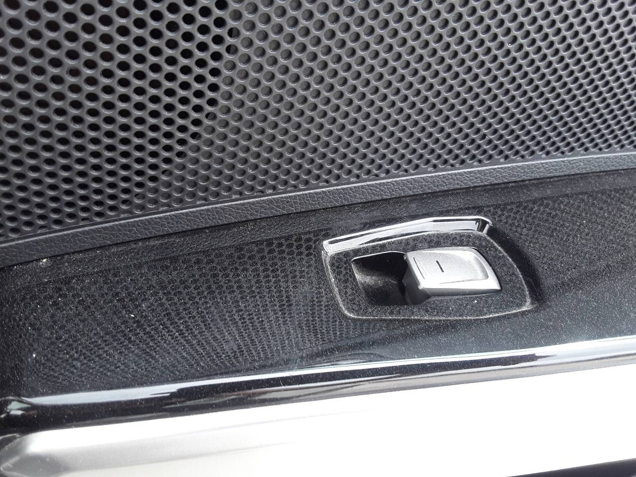 Front right window switch, photo 1 of 1