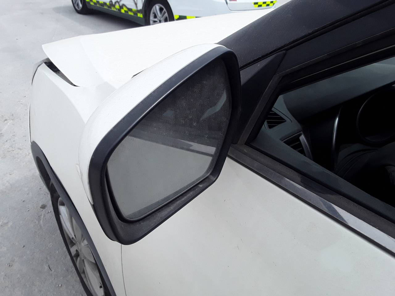 Retrovisor izquierdo