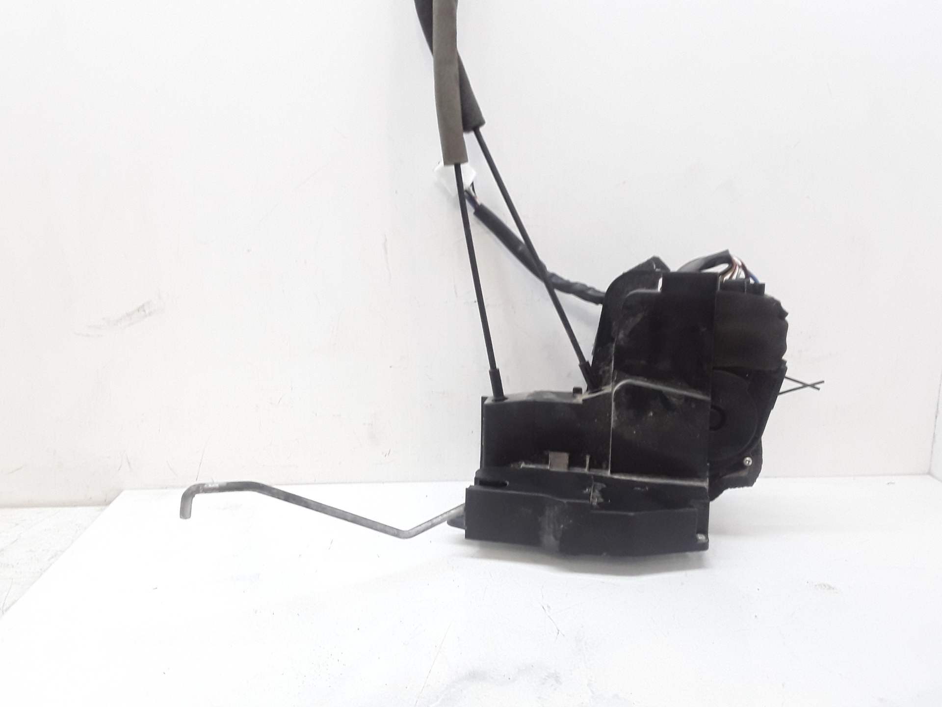 Cerradura puerta delantera derecha