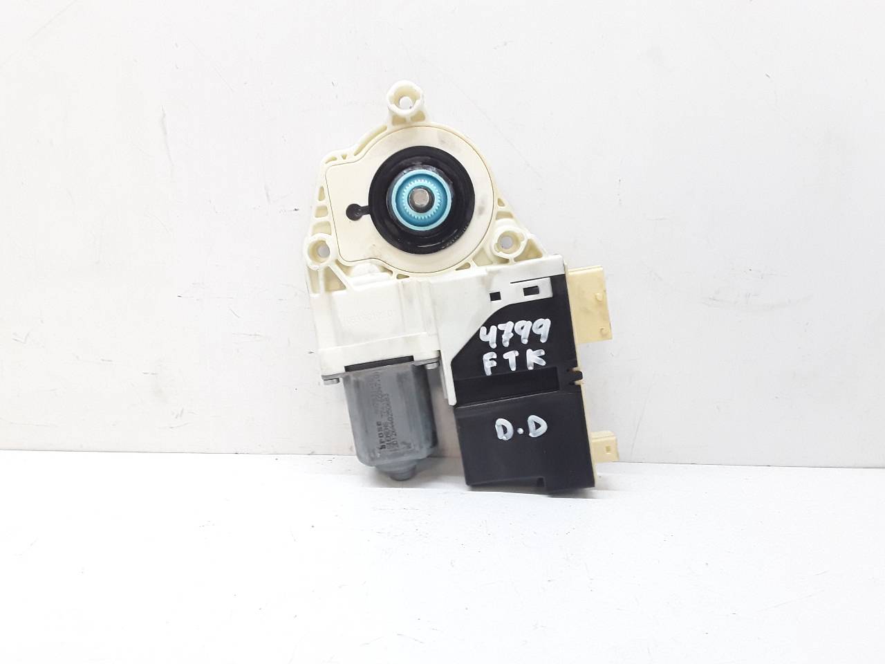 Front right window regulator motor, photo 1 of 5