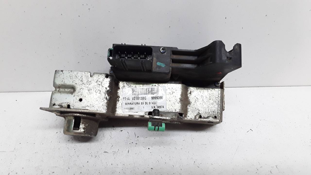 Cerradura puerta delantera izquierda