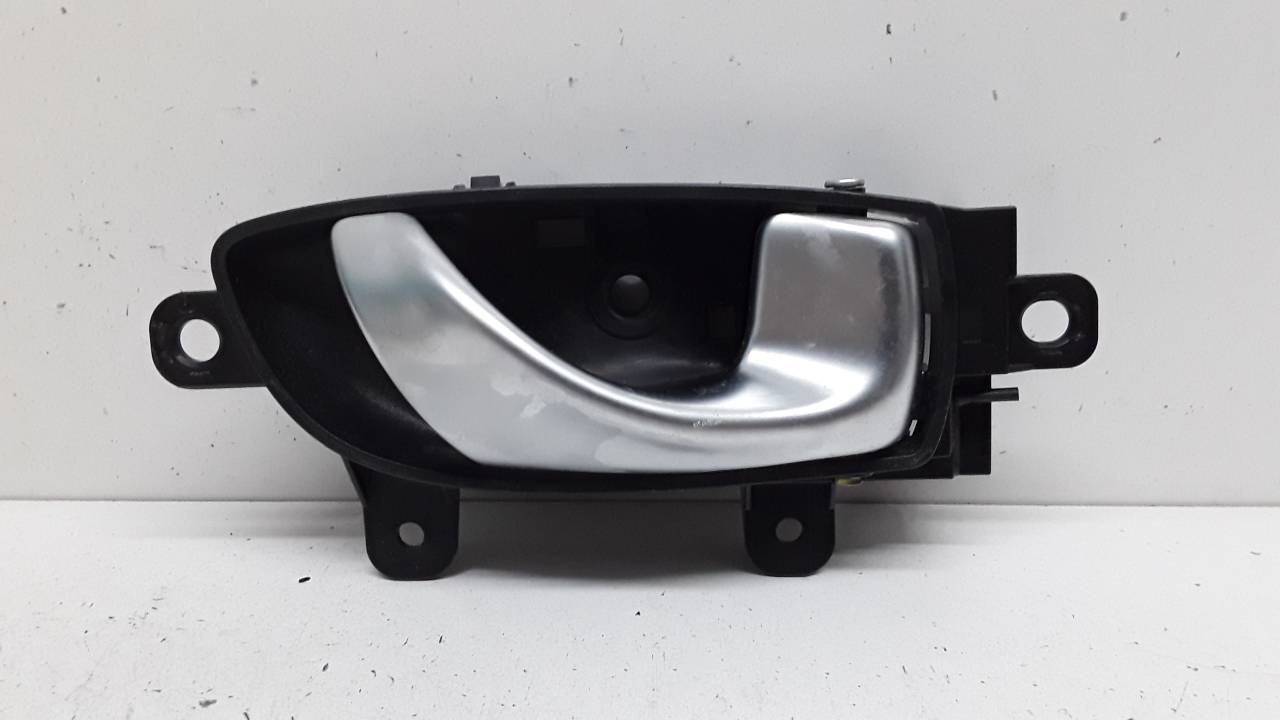 Front right inner door handle, photo 1 of 2