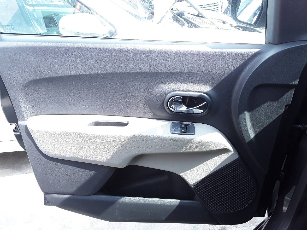 Rivestimento portiera anteriore sinistra, foto 1 di 4