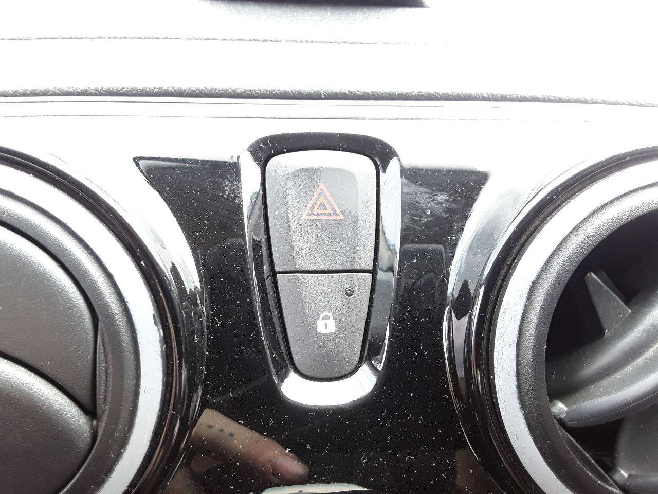 Warning, foto 1 de 5